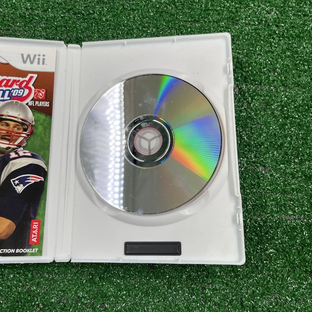 Wii Backyard Football With Tom Brady & Backyard Football W/ Tom Brady 09'‎ CIB